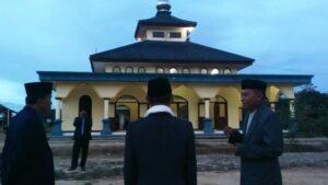 Inspeksi K.H. Hasan Abdullah Sahal di Kampus 8 Labuhan Ratu Lampung Timur 